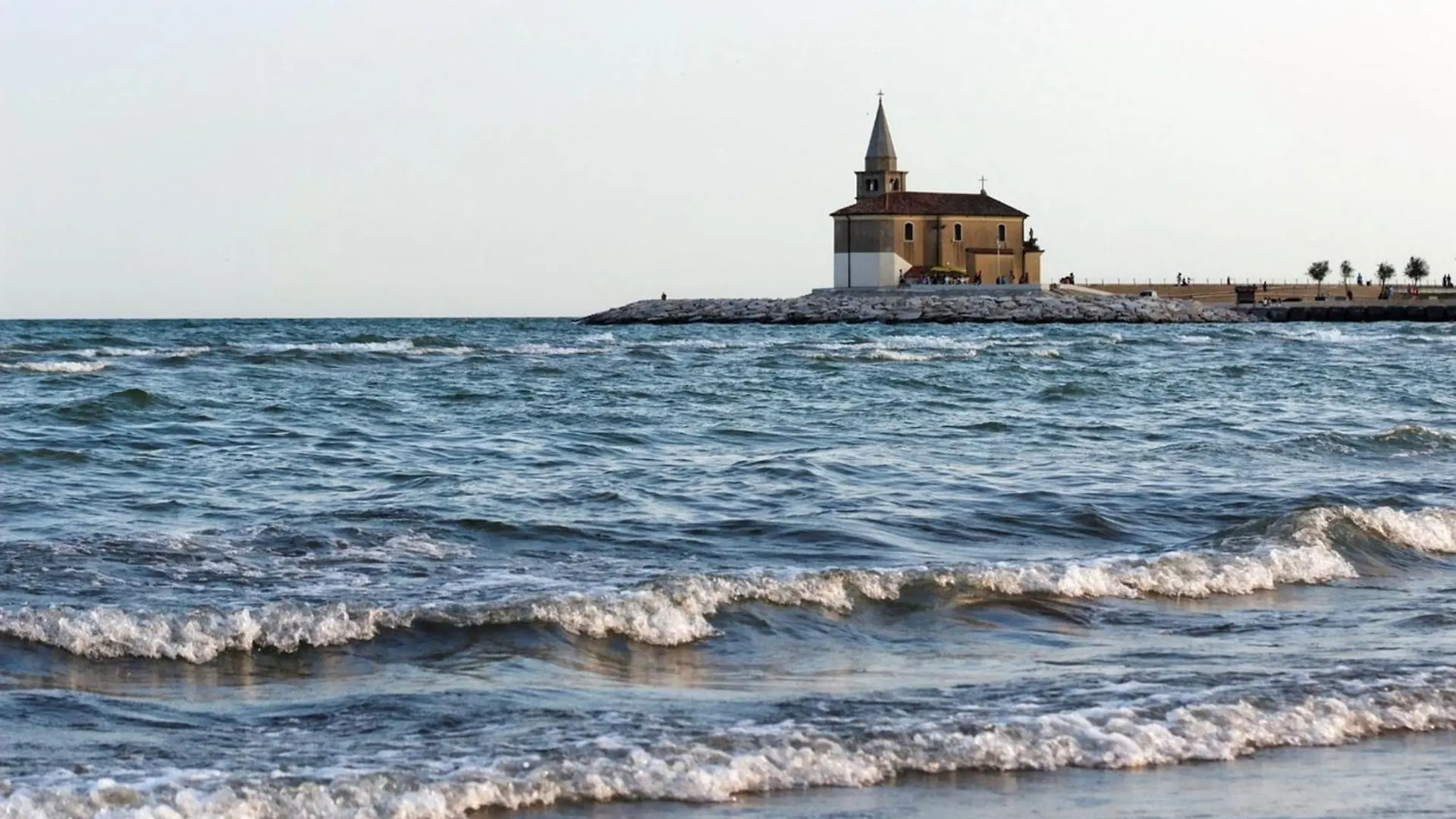 Caorle Awaits You In A Comfortable 3 Bdr Apartment